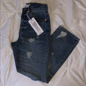 Forever 21 ripped mom jeans